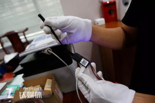 暗戰(zhàn)中的眼睛 一位“反偷窺獵人”如何揪出藏匿的針孔相機與竊聽器
